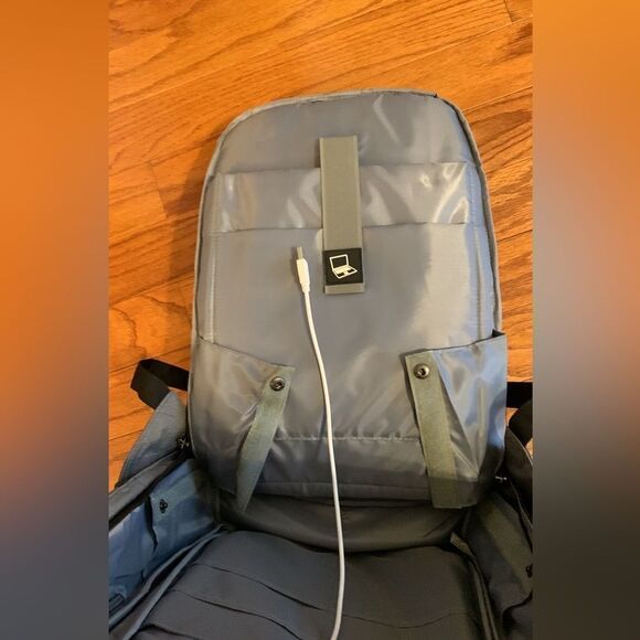 SLOTRA NWT gray laptop backpack unisex - Picture 3 of 16